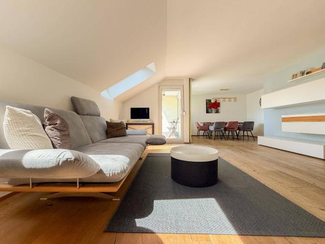 Tolle 4 Zimmerwohnung mit Balkon und Gemeinschaftsterrasse