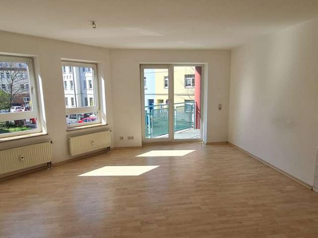 Tolle 2 Raum Wohnung mit Balkon sucht neue Mieter perfekt für Senioren geeignet