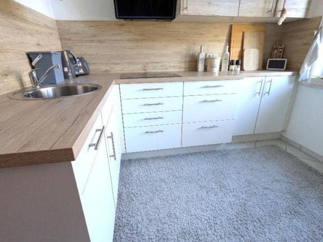 Tolle 2 Raum Whg. mit gr. Wohnzimmer, Einbauküche sowie modernen Duschbad