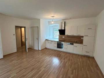 Tolle 2 Zimmer Wohnung mit eigenen kleinen Grünbereich