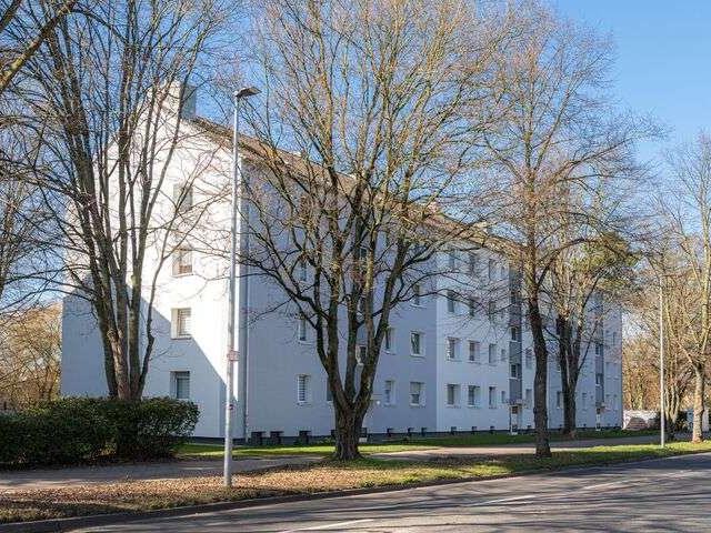 Tolle 2 Zimmer Wohnung im frisch sanierten Gebäude Wärmedämmung, neue Fenster, frischer Anstrich