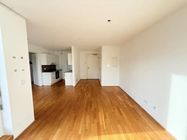 Tolle 2 Zimmer Dachgeschosswohnung mit großer Terrasse nahe U4/U6 Längenfeldgasse