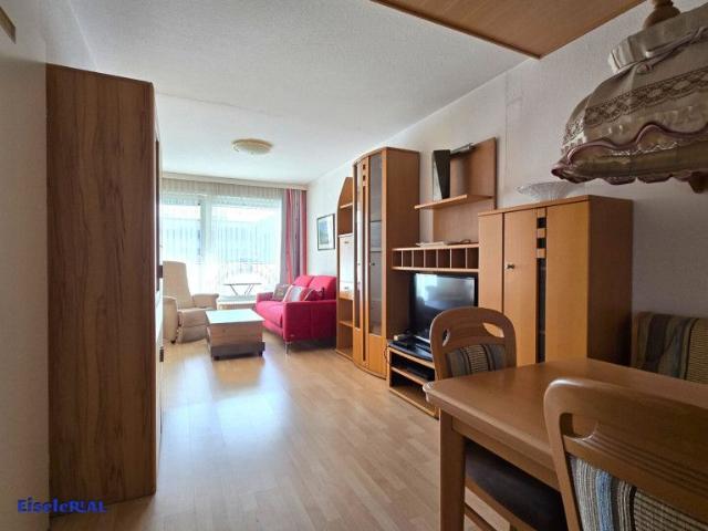 tolle 2 Zimmer große Loggia extra Küche voll möbliert zzgl. Heizung
