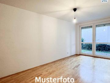 Tolle 2 Zimmerwohnung mit Loggia in einem zentral gelegenen Wohnhaus befristet vermietet mit Potential
