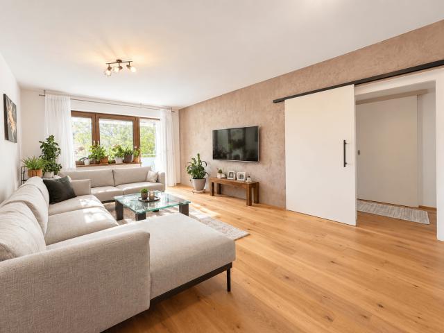 Tolle 3 bis 4 Schlafzimmer Wohnung in zentraler Lage von Völs!
