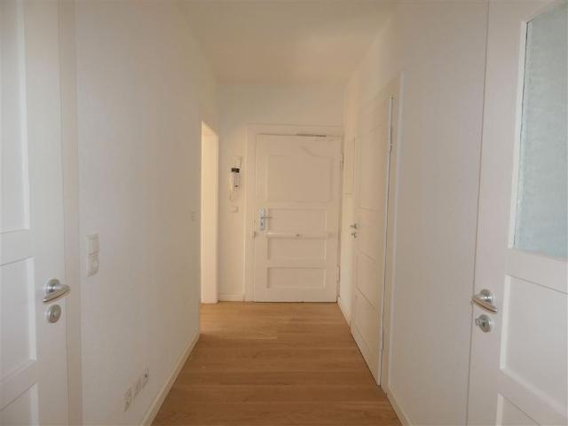 Tolle 3 Raum Whg. mit Balkon, Loggia, Parkett, EBK
