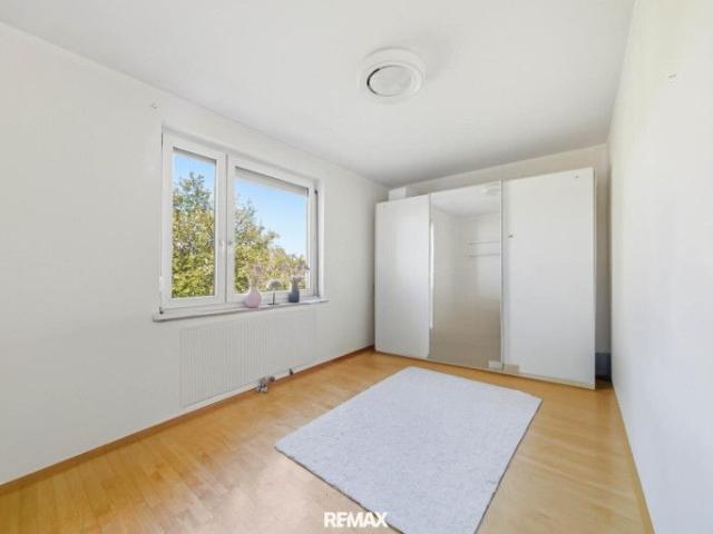 Tolle 3 Zimmer Mietwohnung mit Loggia und überdachtem PKW Stellplatz in Langenzersdorf!