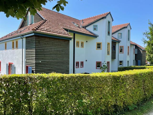 Tolle Wohlfühloase mit Gartensitzplatz im steuergünstigen Uitikon Waldegg