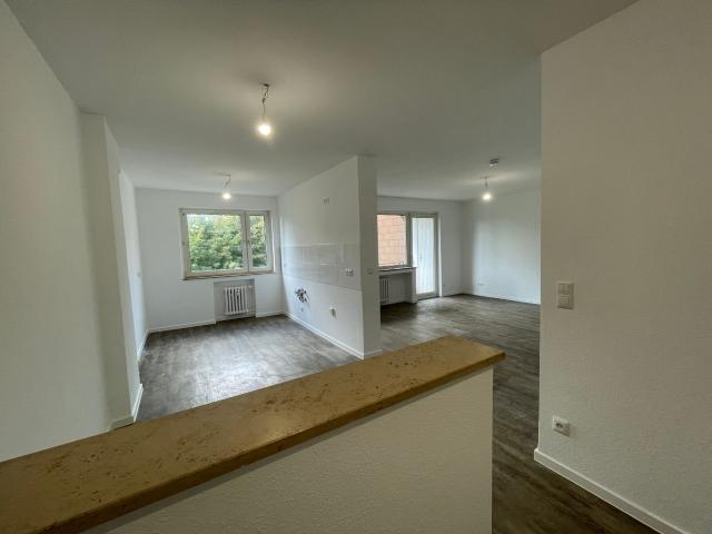 Tolle Wohnung mit offener Küche, Balkon und Gäste WC