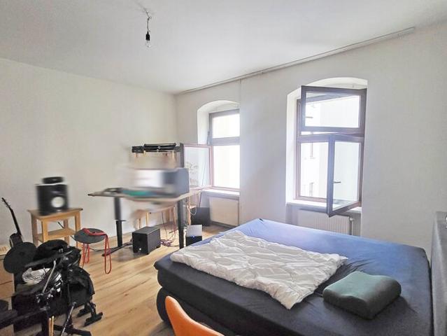 Tolle Altbauwohnung im Zweitbezug nach Komplettmodernisierung, helles 4.OG, Toplage Stephanstraße!