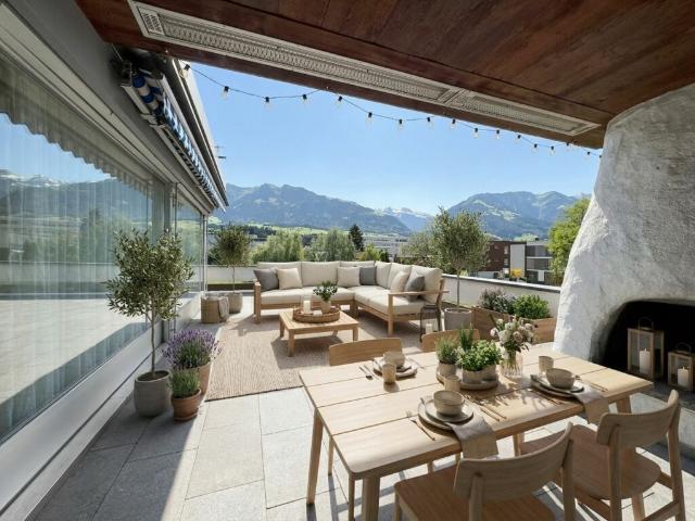 Tolle Attika Wohnung mit grosser Terrasse und Weitsicht