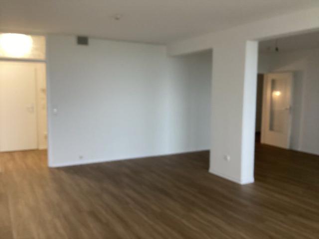 Tolle Aussicht: Helle großzügige 3 Zimmerwohnung