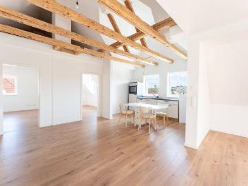 Tolle bezugsfreie 3,5 Zimmer Wohnung mit Dachterrasse in Wilhermsdorf