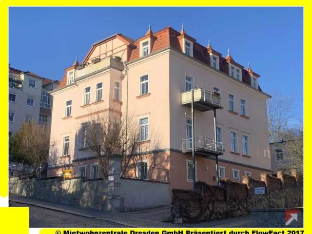 Tolle Dachgeschosswohnung in ruhiger Lage! Einbauküche möglich!