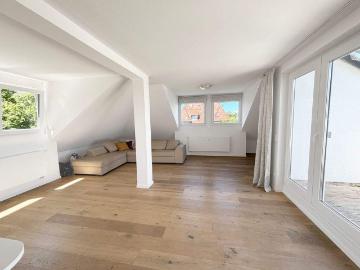 Tolle Dachgeschoss Maisonette Wohnung in Aussichtslage