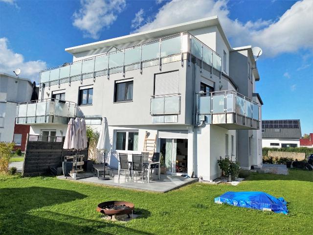 tolle Dachgeschoss Wohnung mit Terrasse