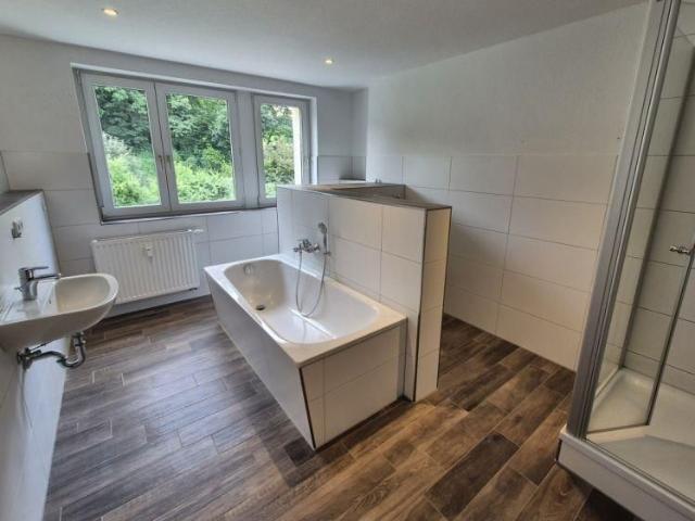 Tolle Etagenwohnung mit ZWEI Balkonen und Wohl Fühl Bad!