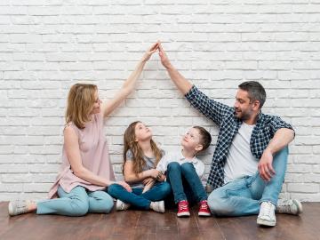Freie tolle Familienwohnung im Dachgeschoss über 2 Etagen in begehrter Lage von Dresden Striesen