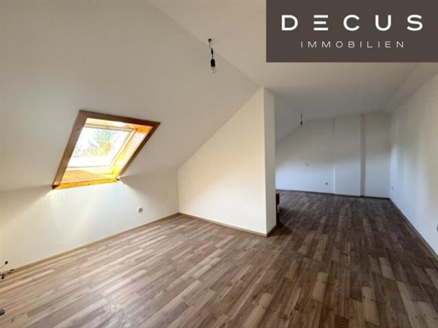 | TOLLE KLEINWOHNUNG | CA. 35m² | MIT BLICK INS GRÜNE | 4.OG. | DACHGESCHOSS