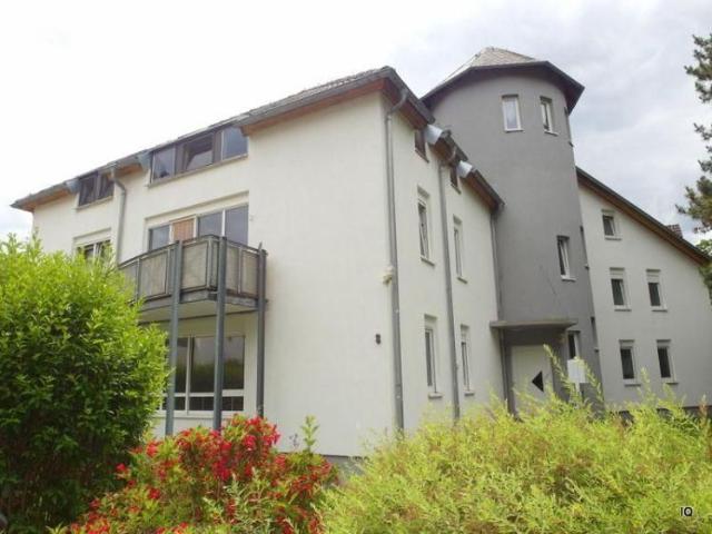 Tolle Lage in Weinböhla: 2 Zimmer Wohnung im Erdgeschoss mit sep. Küche, Badewanne u. PKW Stellplatz