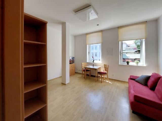 Tolle möblierte Single Wohnung mit perfekter Verkehrsanbindung!