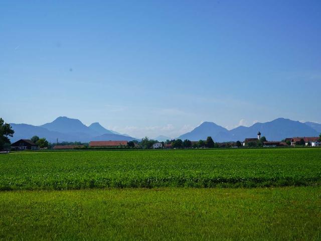 Tolle Neubau Erdgeschosswohnung mit unverbaubarem Bergblick in bester Lage von Rosenheim!