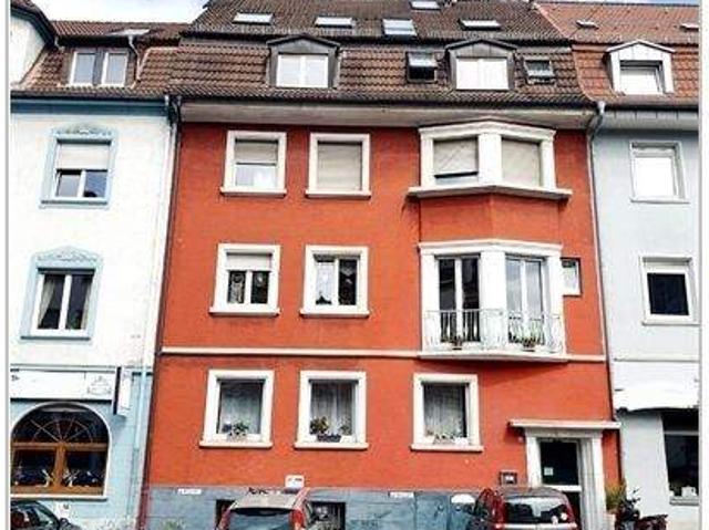 Tolles 8 Familienwohnhaus in einer guten zentralen Lage von Aschaffenburg mit Innenhof + 4 Stellp