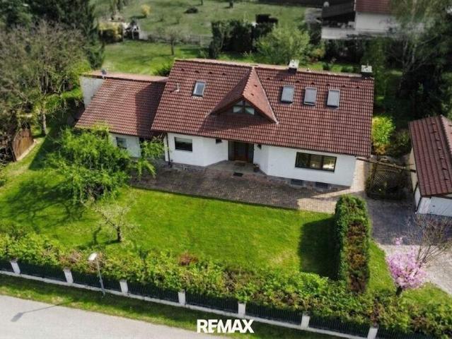 Tolles Anwesen wunderschönes Einfamilienhaus mit Galerie auf großem Grundstück!