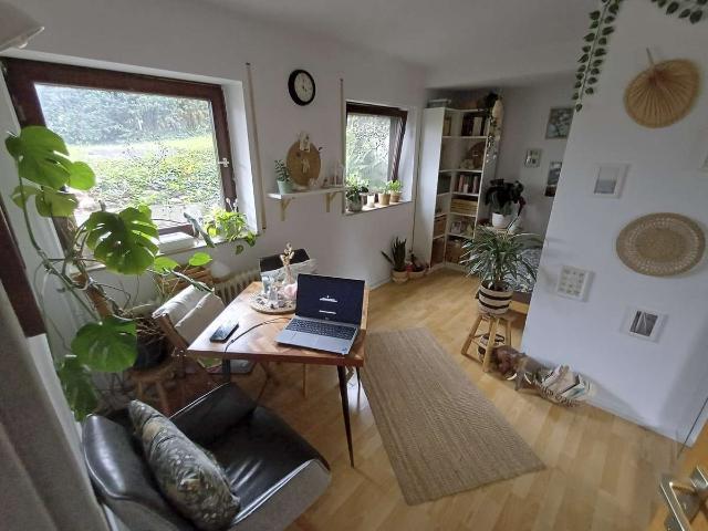 Tolles Appartement mit ALLEM,sogar Kellerraum.Hübsch,günstig,ruhige Lage,ÖPNV,Duschbad,Küchenzeile
