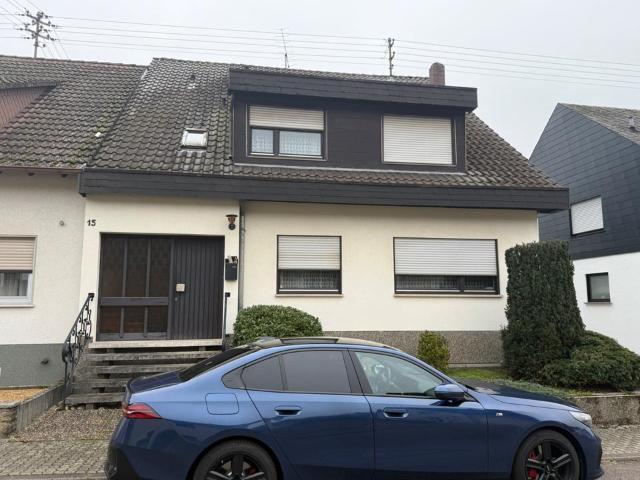 Tolles Haus 270m2 Garten, Loggia und Balkon in Wadgassen Werbeln