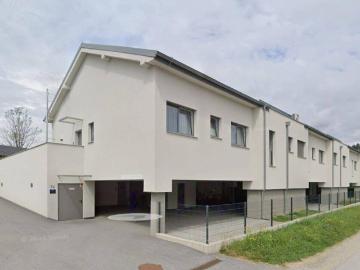 Tolles, räumlich gut eingeteiltes Reihenhaus mit Eigengarten, Dachterrasse und zwei Garagenplätzen