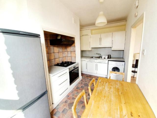 Tollington Dry Cleaners, 92 Tollington Way, London, N7 6RY, United Kingdom | 2 bed apartment for rent #139545142 | Rentberry
