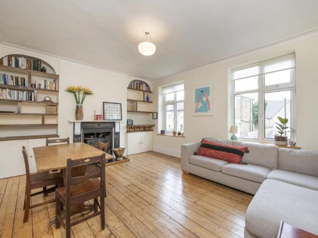 Tollington Park, Holloway, London, N4 3 bed end of terrace house to rent £4,000 pcm £923 pw
