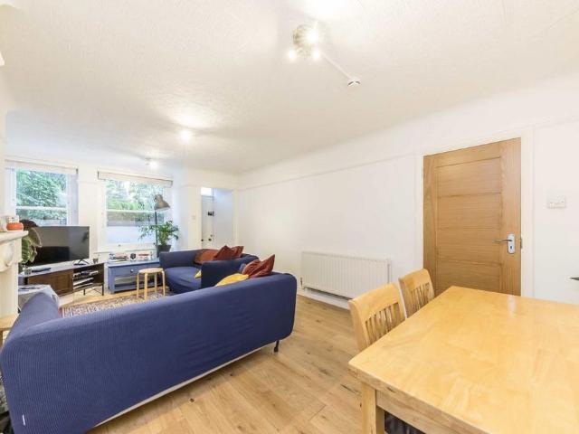 Tollington Park, London N4 3 bed flat to rent £3,600 pcm £831 pw