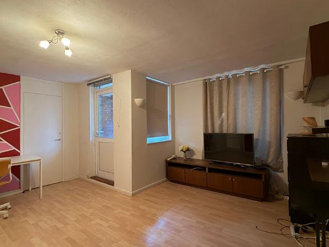 Tolmers Square, London NW1, 1 bed flat to rent, £2,600 pcm | PrimeLocation