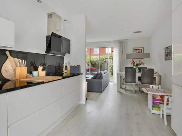 Tolstraat 6