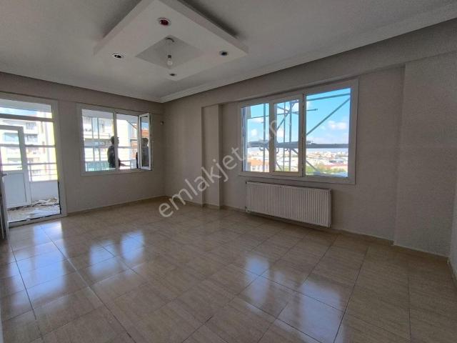 Toptancılarda Bağlar Halk Eğitim Civarında 3+1 Kiralık Daire!