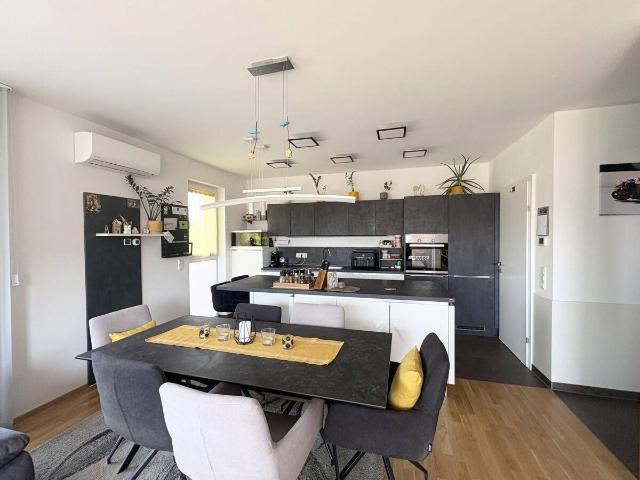 TOP! 3 Zimmer Wohnung mit 80 m² in Grambach, ca. 21 m² Terrasse & 2 überdachte KFZ Stellplätze!