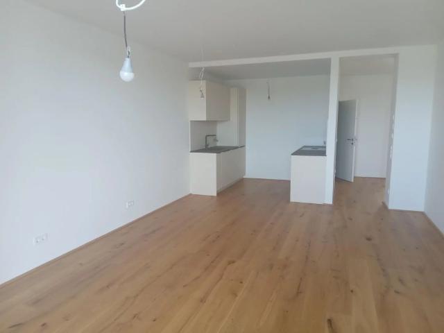 Top 11: modern ausgestattete 3 Zimmer Mietwohnung mit großzügigem Balkon und hochwertig möblierter Küche