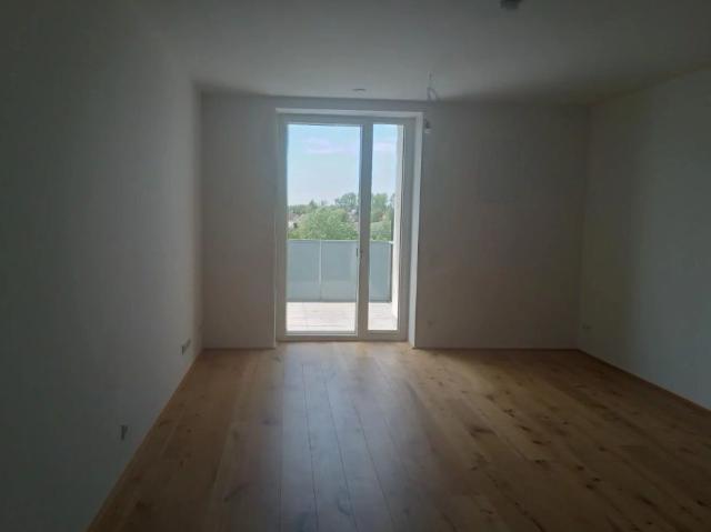 Top 11: modern ausgestattete 3 Zimmer Mietwohnung mit großzügigem Balkon und hochwertig möblierter Küche