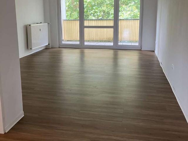 Top! 2024 Sanierte 3 Zimmerwohnung mit Balkon im Rödelheim