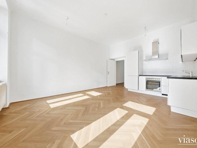 TOP 21 I 2 Zimmer I 3. Stock I Fischgrätparkettboden I Komplettküche