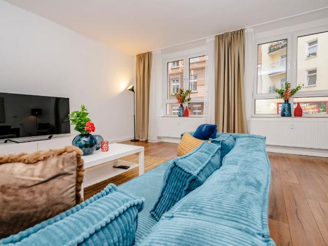 Top 2,5 room apartment in center place Pempelfort, Dusseldorf Amsterdam Apartments for Rent