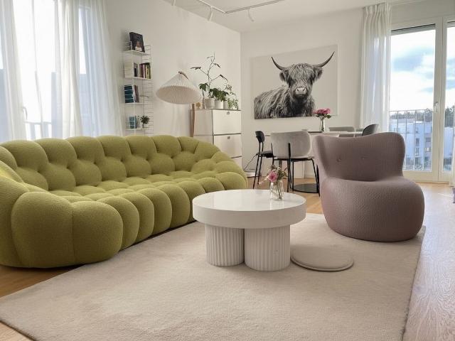 Top 4 room designer furnished apartment with balcony near Leonberg City Park: Central, bright, luxurious!