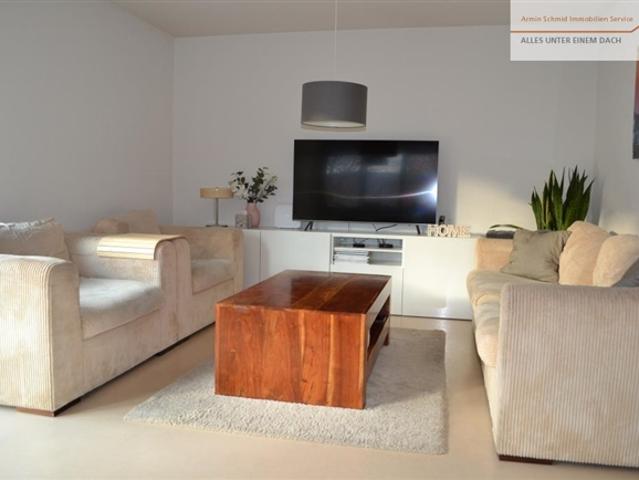 Top 6 1/2 Zimmerwohnung mit 2 Einstellhallenplätzen