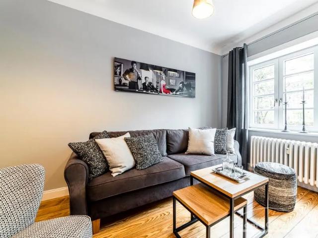 Top central in Hamburg Neustadt* Furnished, quiet business apartment with balcony