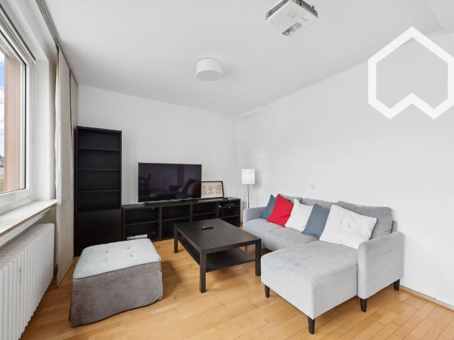 Top City XL Apartment, 1 Bedroom & partial Cathedral View, Koln Amsterdam Apartments for Rent