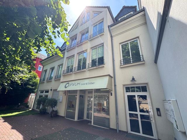 TOP ANGEBOT! 3 Zimmer Wohnung mit Wintergarten und Hobbyfläche im Spitzboden