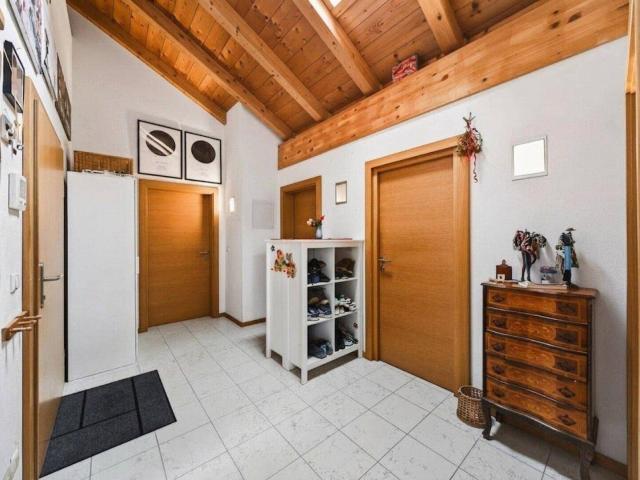 TOP Angebot: 3 Zimmer Dachgeschosswohnung mit Terrasse und Tiefgaragenstellplatz