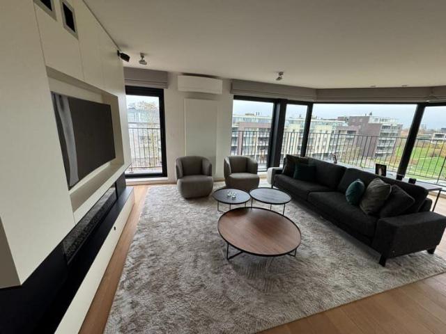 Top afgewerkt penthouse appartement met 3 slaapkamers in.
